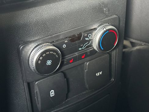 Used 2023 Ford Explorer Limited image 41