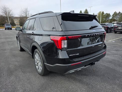 New 2026 Ford Explorer Active w/ Active Comfort Package image 3