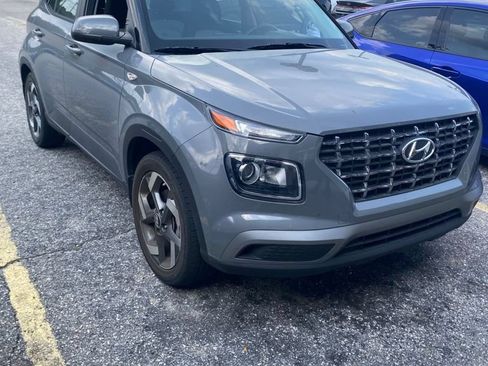 Certified 2023 Hyundai Venue SEL FWD image 2