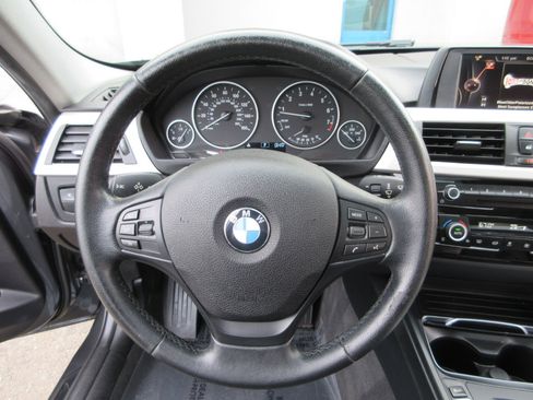 Used 2016 BMW 320i Sedan image 47