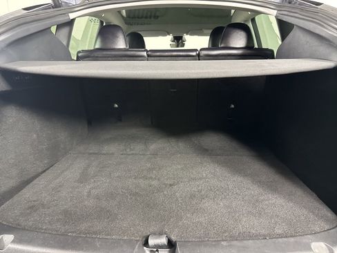 Used 2023 Tesla Model Y Long Range image 18