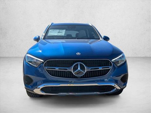 Used 2026 Mercedes-Benz GLC 300 image 2