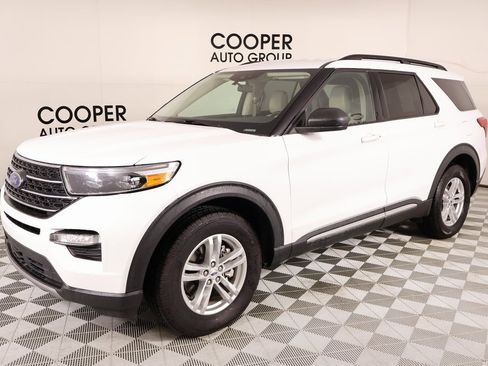 Used 2023 Ford Explorer XLT w/ Equipment Group 202A image 10