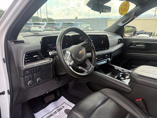 Used 2025 Chevrolet Tahoe LT AWD/4WD image 3