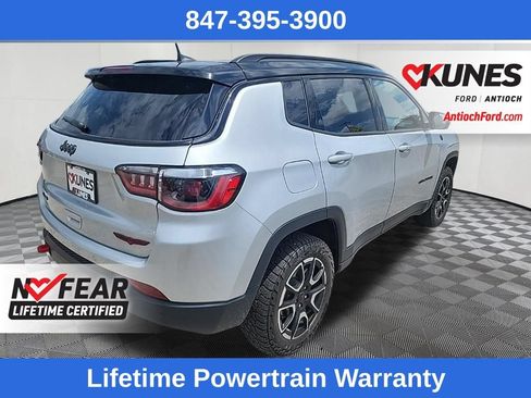 Used 2025 Jeep Compass Trailhawk AWD/4WD image 8