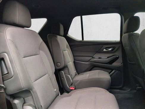 Used 2022 Chevrolet Traverse LT FWD image 20