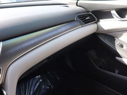Used 2018 Honda Accord LX image 30