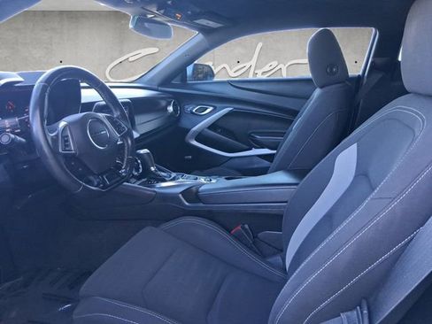Used 2019 Chevrolet Camaro LT w/ Technology Package image 19