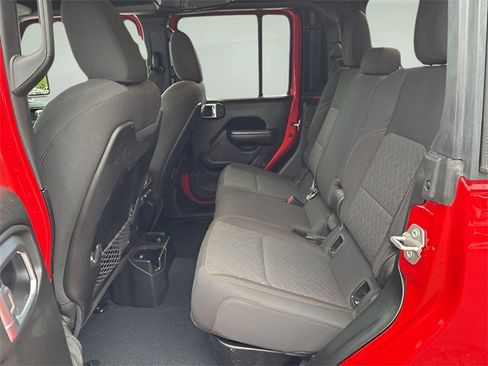 Used 2024 Jeep Gladiator Mojave w/ Technology Group image 19