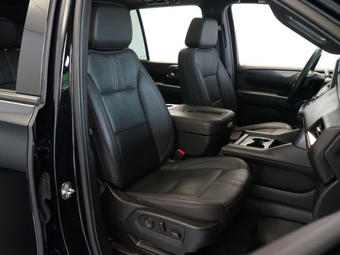 Used 2023 Chevrolet Tahoe RST w/ Sport Performance Package AWD/4WD image 10