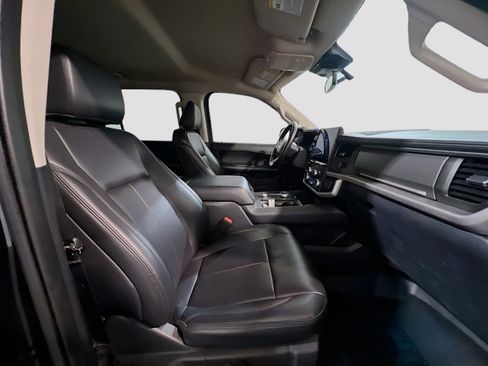 Used 2024 Ford Expedition Max XLT image 21