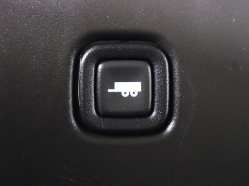 Used 2019 Chevrolet Express 2500 w/ Driver Convenience Package RWD image 21