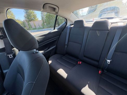 Used 2025 Nissan Altima 2.5 SV image 39