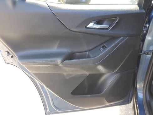 Used 2025 Chevrolet Equinox LT w/ Convenience Package II image 11