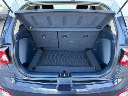 Used 2022 Hyundai Venue Limited image 27