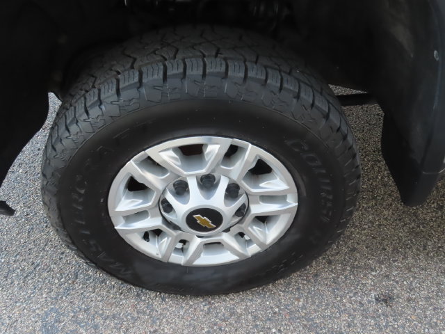 Used 2025 Chevrolet Silverado 2500 LT w/ Safety Package AWD/4WD image 17