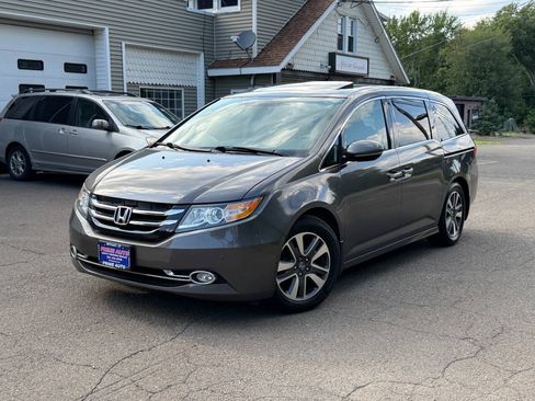 Used 2014 Honda Odyssey Touring Elite image 2