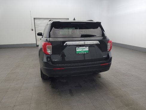 Used 2022 Ford Explorer XLT image 6