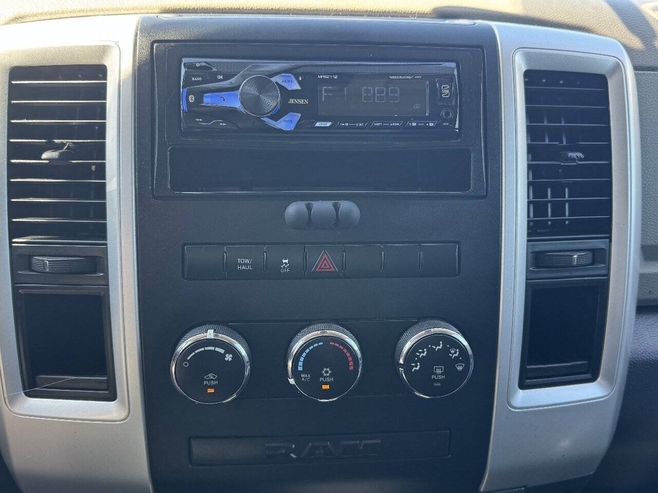 Used 2011 RAM 1500 Classic SLT RWD image 21