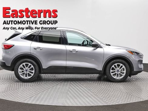 Used 2022 Ford Escape SE FWD image 4