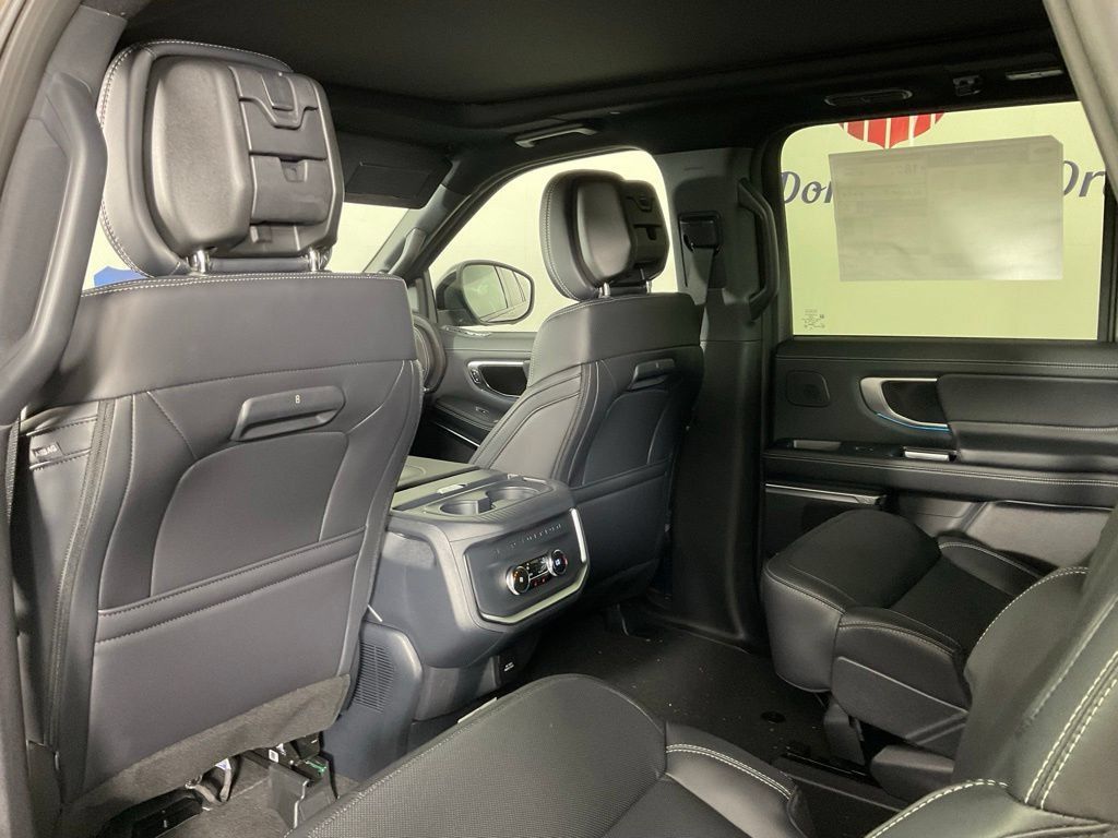 New 2027 Ford Expedition Max Platinum w/ Stealth Performance Package AWD/4WD image 15