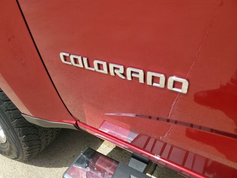Used 2018 Chevrolet Colorado Z71 AWD/4WD image 37