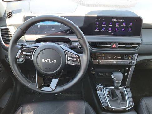 Used 2025 Kia Seltos EX AWD/4WD image 11