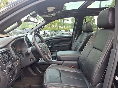 Used 2021 Nissan Titan PRO-4X w/ Pro-4x Convenience Package AWD/4WD image 14