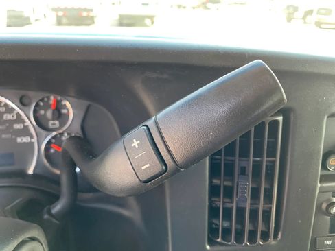 Used 2018 Chevrolet Express 2500 w/ Driver Convenience Package RWD image 16