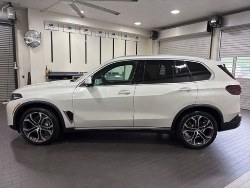 Used 2024 BMW X5 sDrive40i w/ Parking Assistance Package RWD image 2