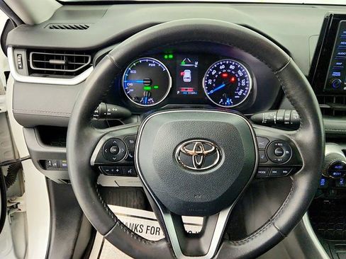 Used 2020 Toyota RAV4 XLE image 12