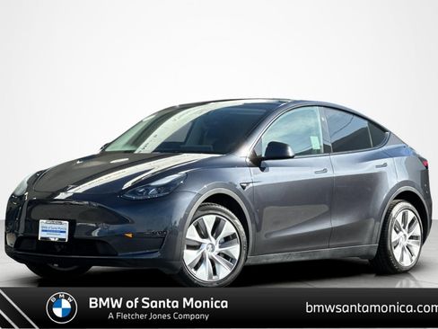 Used 2024 Tesla Model Y Long Range AWD/4WD image 1