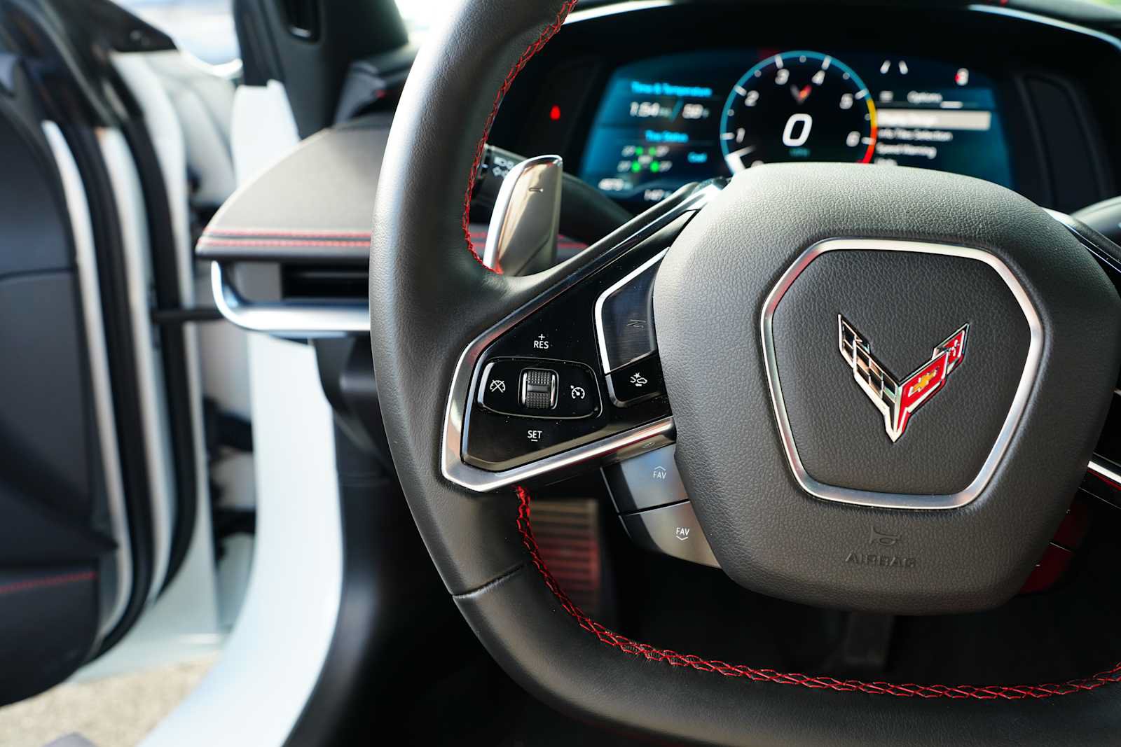 Used 2024 Chevrolet Corvette Stingray Coupe w/ 1LT RWD image 18