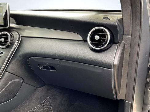 Used 2019 Mercedes-Benz GLC 300 w/ Premium Package image 16