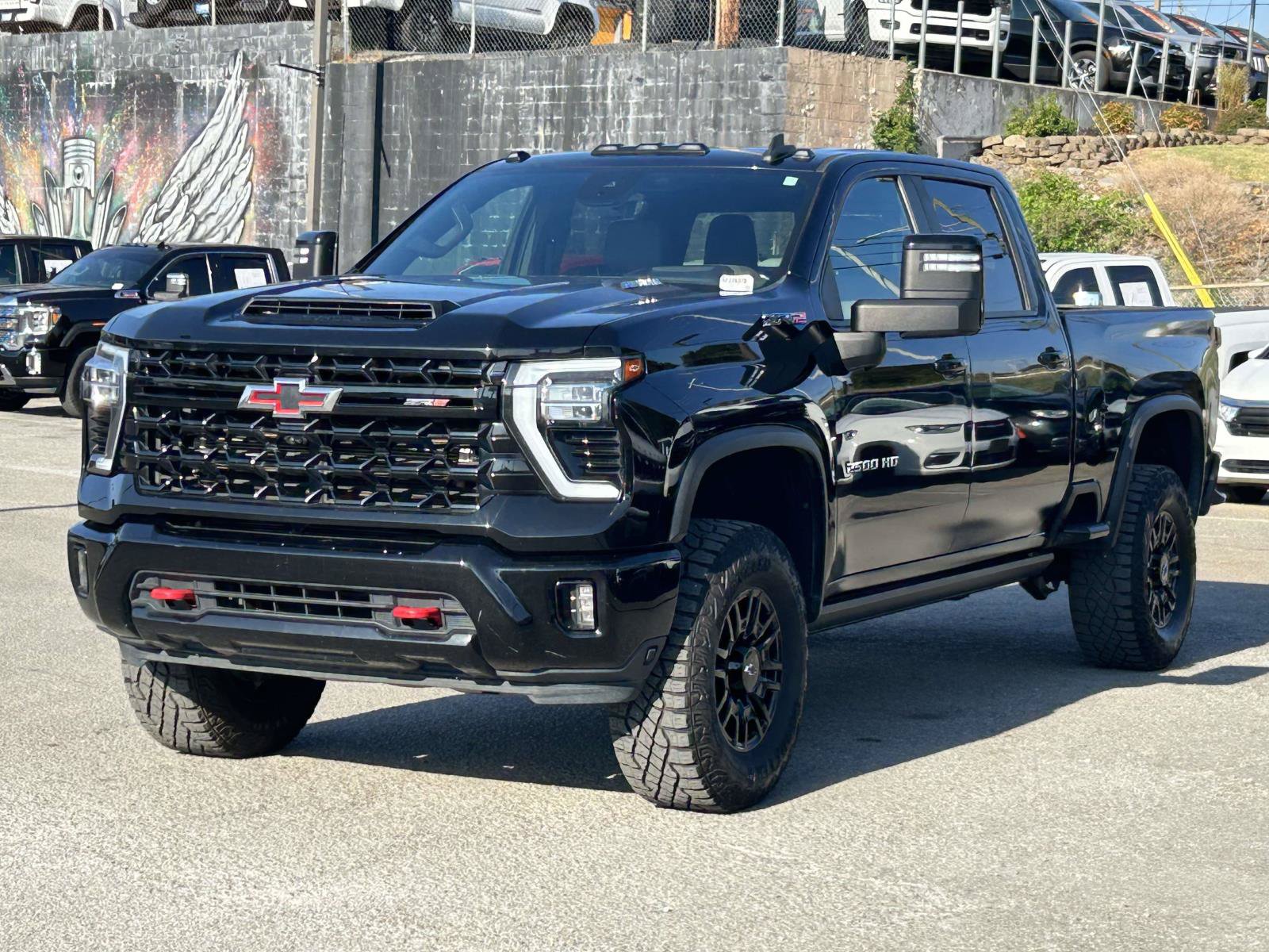 Used 2024 Chevrolet Silverado 2500 ZR2 w/ Technology Package AWD/4WD image 3