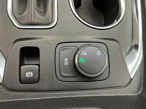 Used 2020 Chevrolet Traverse LS AWD/4WD image 22