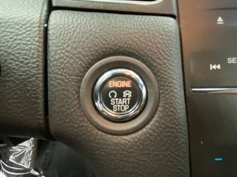 Used 2015 Ford Taurus SEL w/ Equipment Group 201A image 31