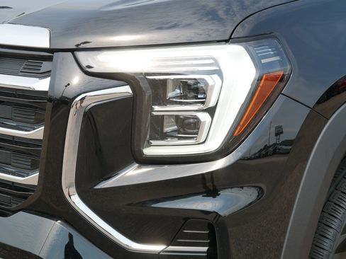 Used 2025 GMC Terrain Elevation w/ Elevation Premium Package AWD/4WD image 16