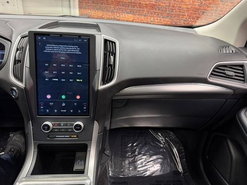 Certified 2022 Ford Edge SEL w/ Convenience Package image 17