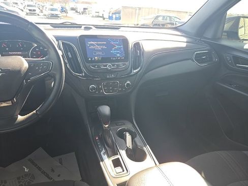 Used 2022 Chevrolet Equinox RS w/ Infotainment Package image 27