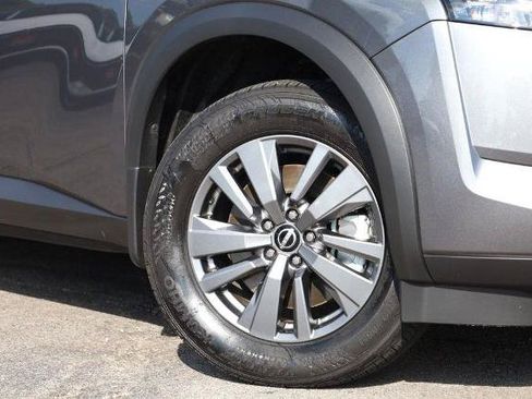Certified 2025 Nissan Pathfinder SV w/ SV Premium Package FWD image 3