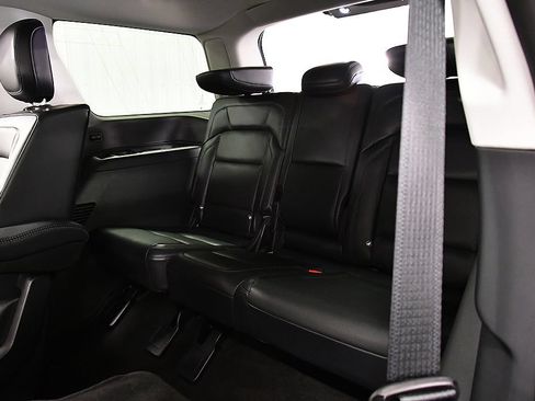 Used 2025 Lincoln Navigator Reserve AWD/4WD image 32