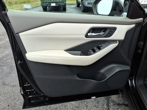 Certified 2023 Nissan Rogue SL w/ SL Premium Package AWD/4WD image 18