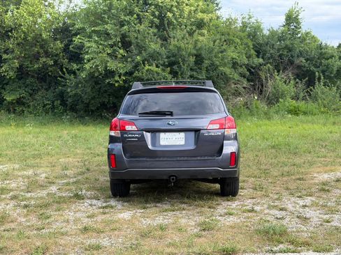 Used 2011 Subaru Outback 2.5i Limited w/ PWR Moonroof Pkg AWD/4WD image 3
