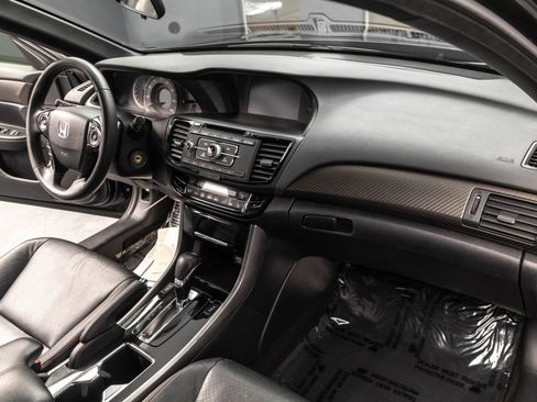 Used 2017 Honda Accord Sport Special Edition image 36