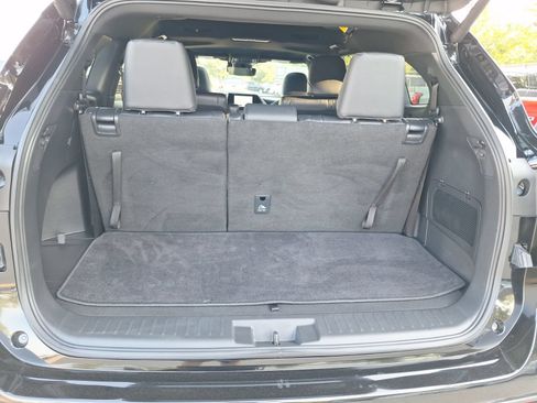 Used 2025 Toyota Highlander XSE AWD/4WD image 37