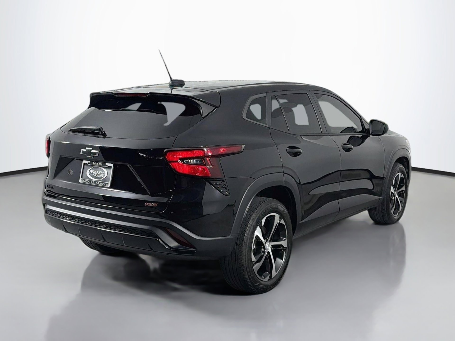 Used 2024 Chevrolet Trax RS FWD image 3
