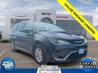 Used 2020 Chrysler Pacifica Touring-L w/ Advanced Safetytec Group