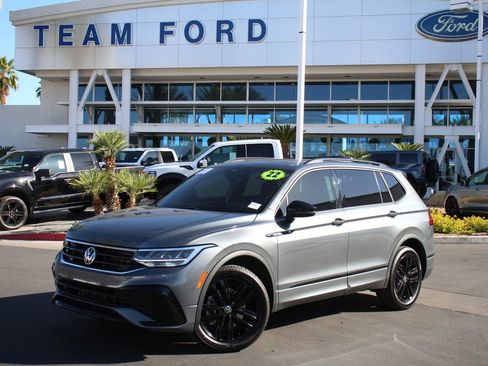 Used 2022 Volkswagen Tiguan SE R-Line AWD/4WD image 2