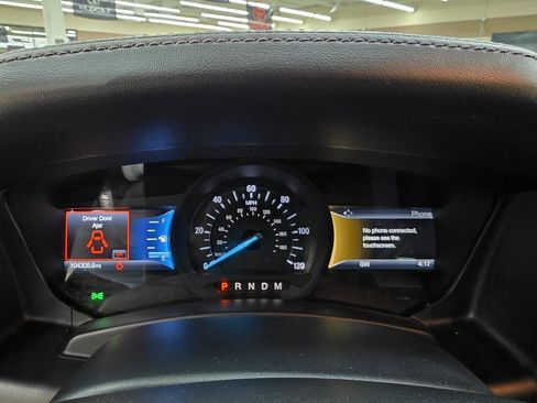 Used 2017 Ford Expedition Platinum RWD image 29